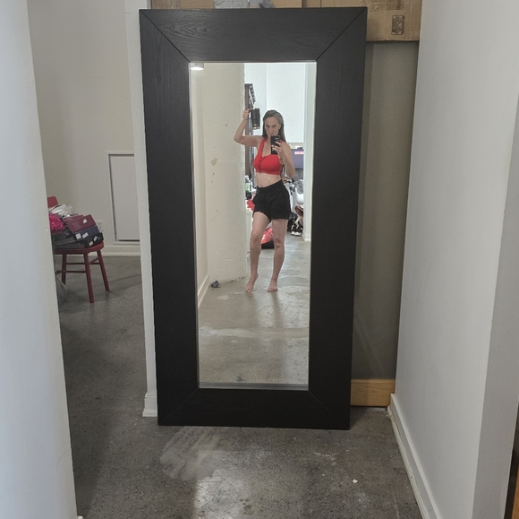 Meet your Posher, Sarah - Picture 2 of 5